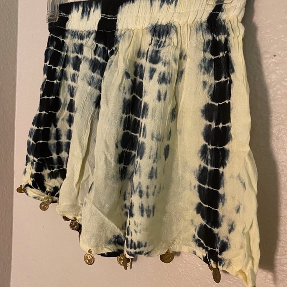 Shorts - Picture 2 of 2